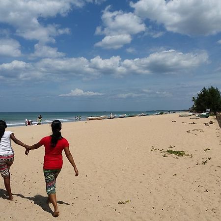 Hotel Marine At Negombo Beach Exterior foto