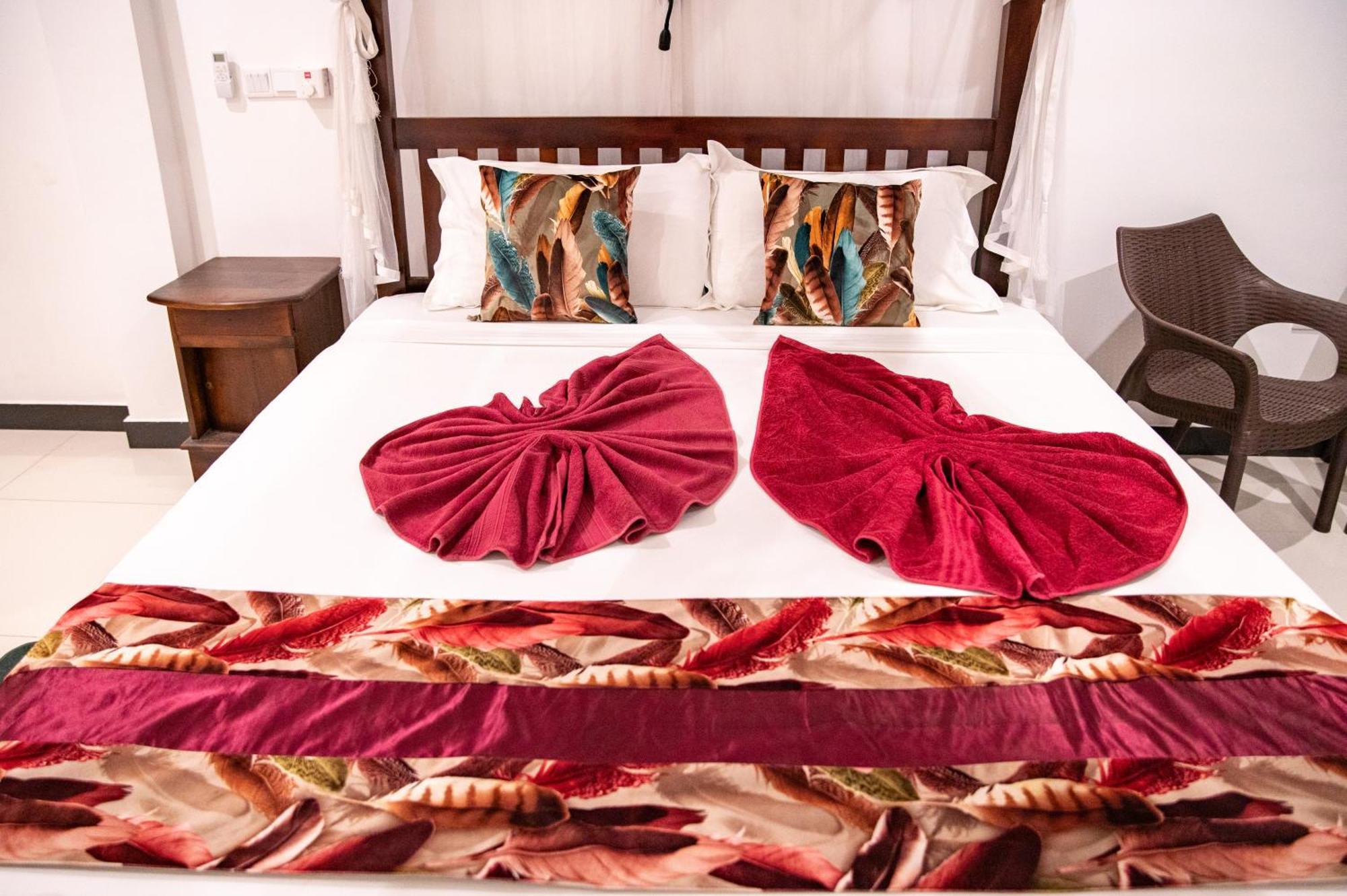 Hotel Marine At Negombo Beach Exterior foto