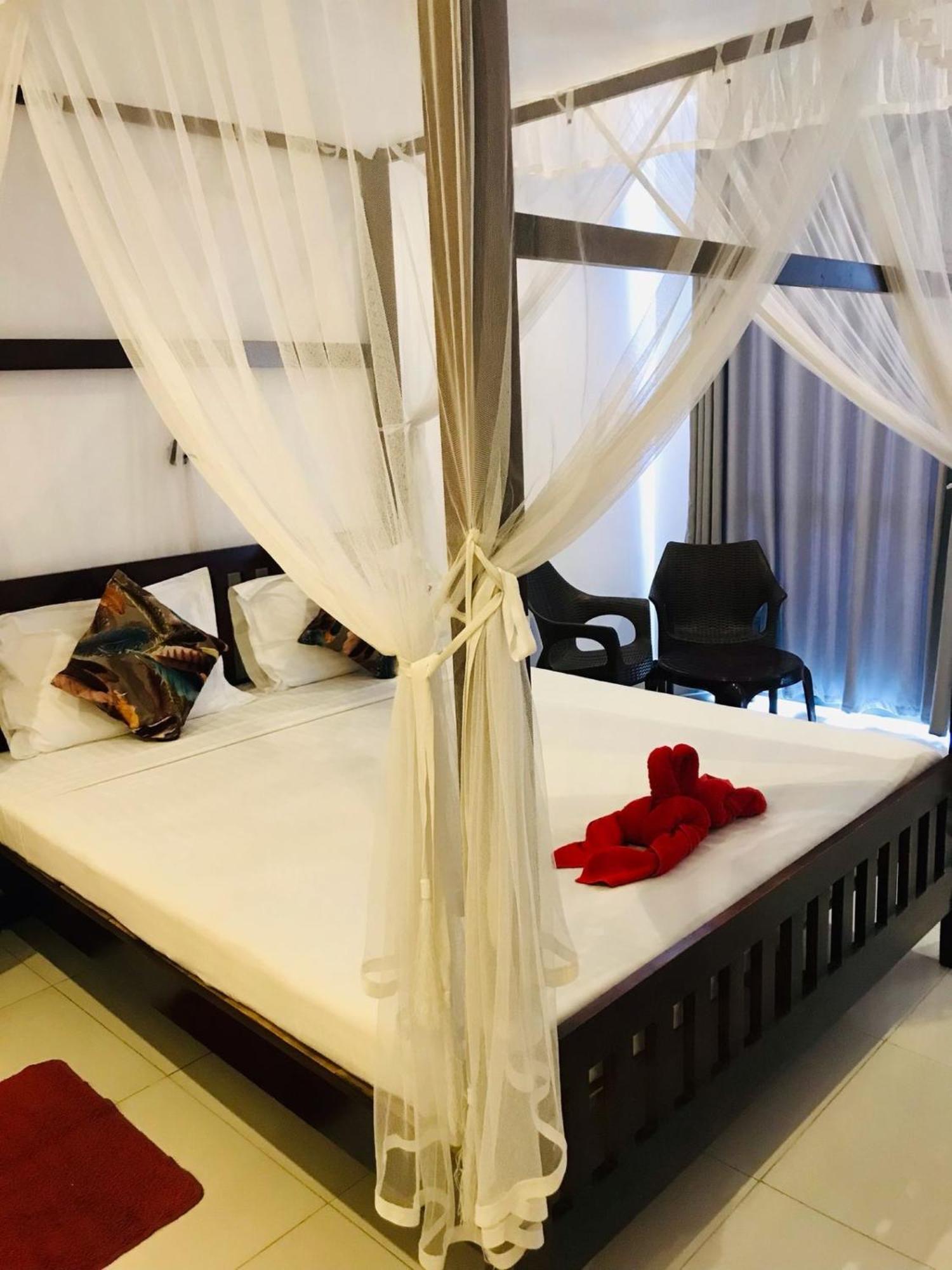 Hotel Marine At Negombo Beach Exterior foto