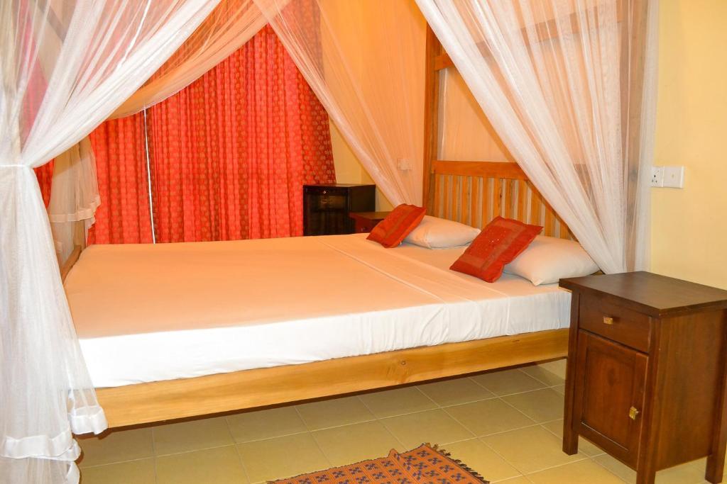Hotel Marine At Negombo Beach Exterior foto